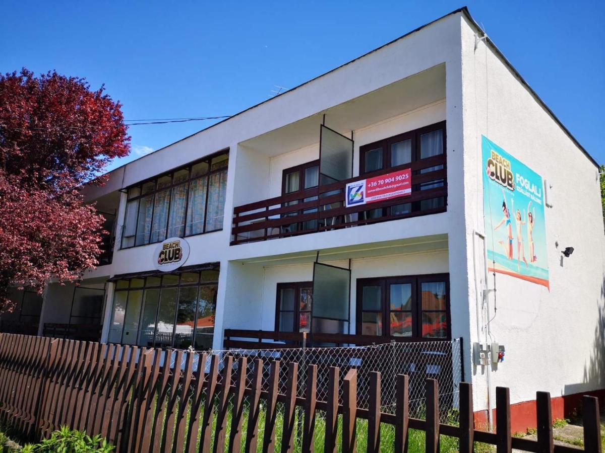 אפרטהוטל זמראדי Beach Club Panzio Es Camping מראה חיצוני תמונה